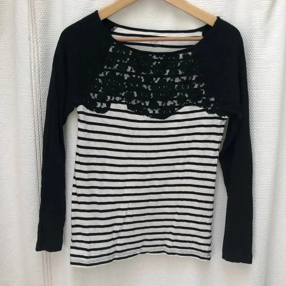 LOFT Tops - LOFT XS 3/4 length shirt. Mixed materials, lace overlay front, black & white